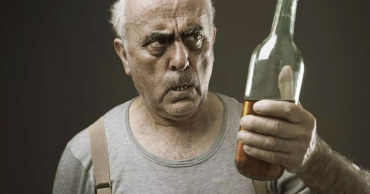 Терещенко пьяница. Пожилой алкоголик. Старики алкоголики. Пенсионер алкоголик.